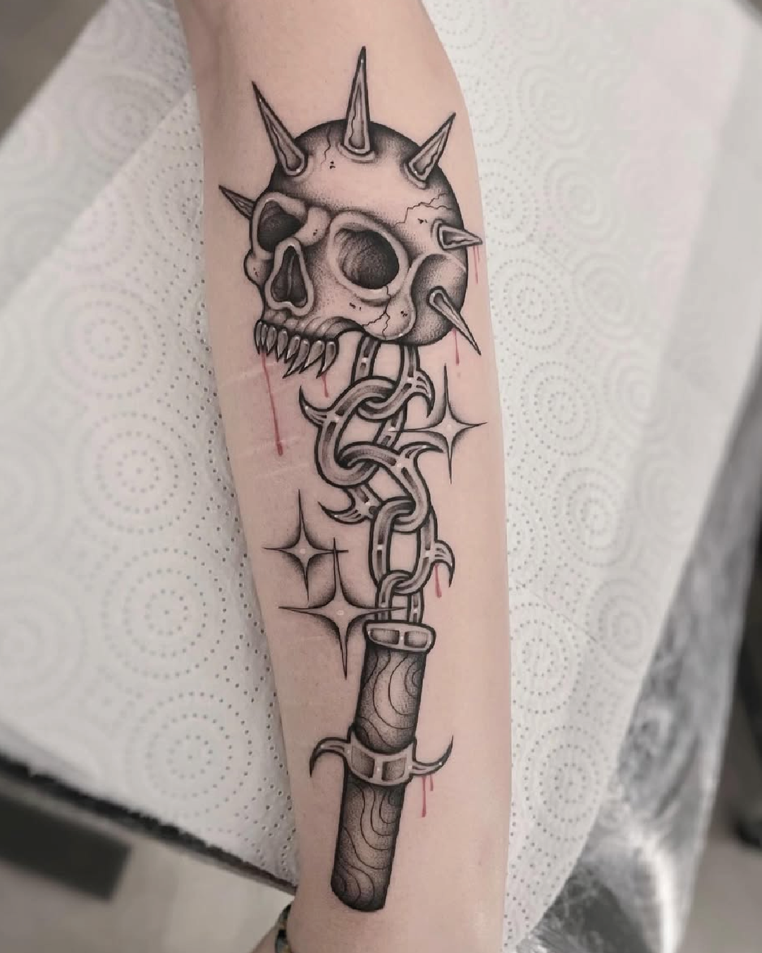 Blackwork tattoo Madrid. estudio de tattoo madrid, estdio de tattoo cerca de mi, estudio de tattoo las rosas, dolores tattoo Madrid