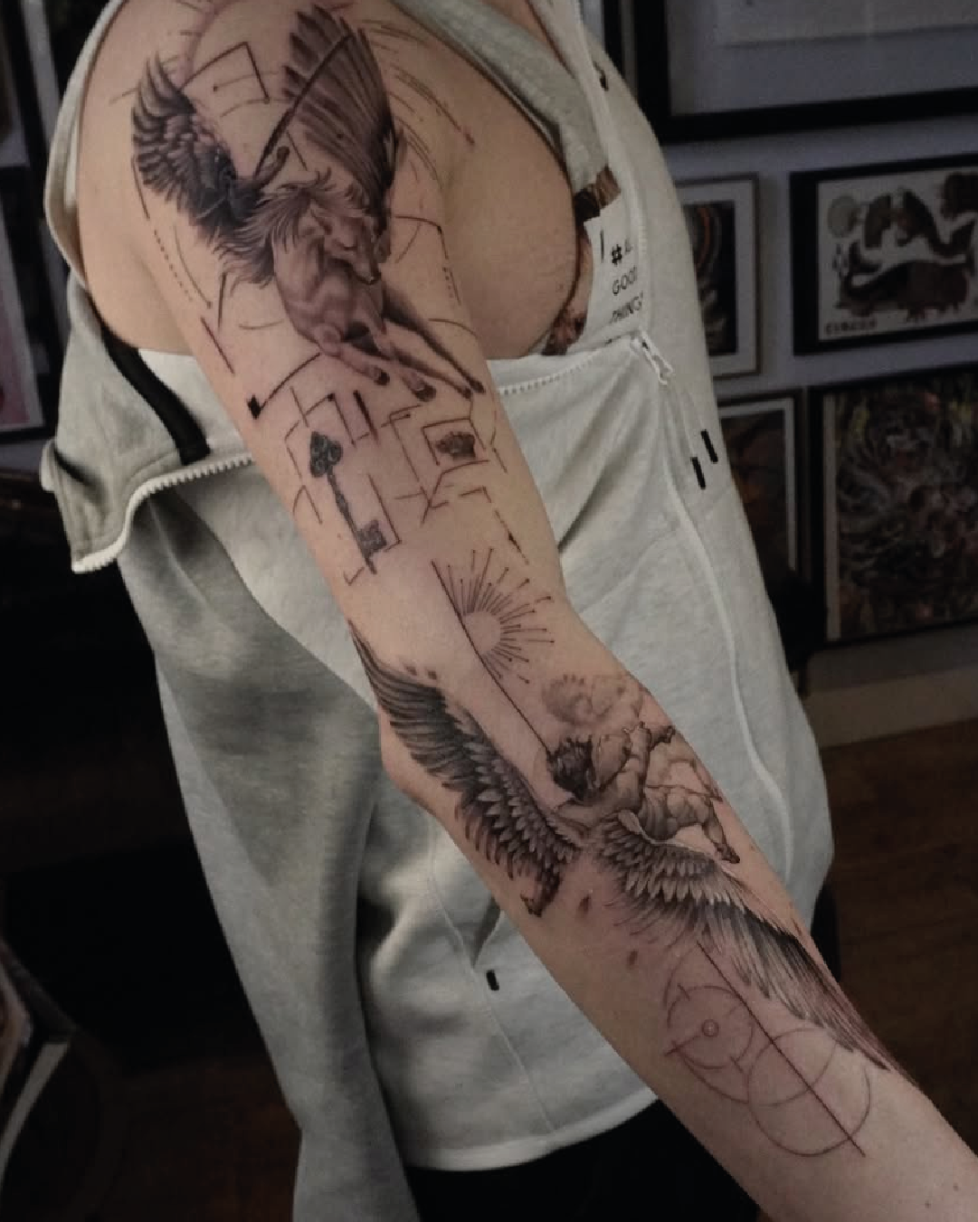 Conceptual tattoo Madrid. estudio de tattoo madrid, estdio de tattoo cerca de mi, estudio de tattoo las rosas, dolores tattoo Madrid