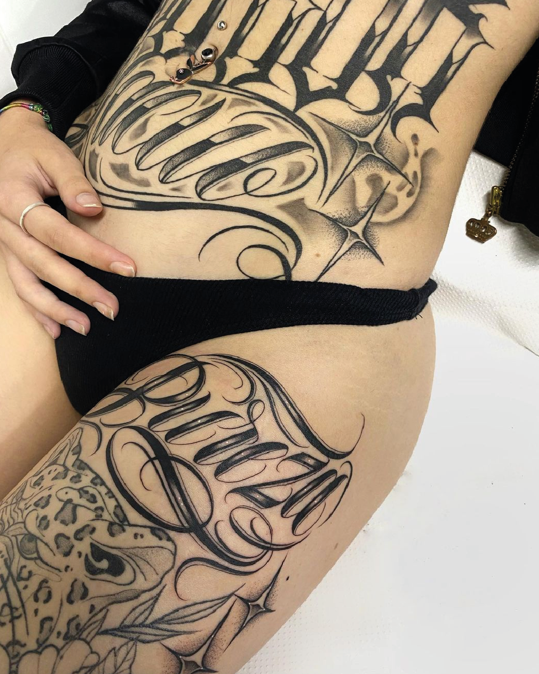 Lettering tattoo Madrid. estudio de tattoo madrid, estdio de tattoo cerca de mi, estudio de tattoo las rosas, dolores tattoo