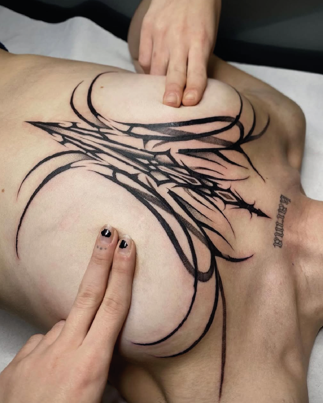 Ornamental tattoo Madrid. estudio de tattoo madrid, estdio de tattoo cerca de mi, estudio de tattoo las rosas, dolores tattoo