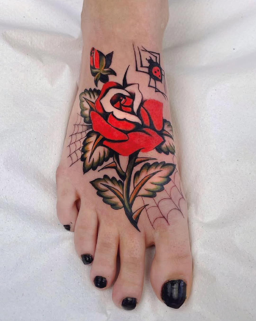 Tradicional tattoo Madrid. estudio de tattoo madrid, estdio de tattoo cerca de mi, estudio de tattoo las rosas, dolores tattoo